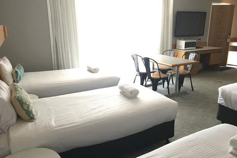 Cascades Motor Inn - Accommodation Newcastle 7
