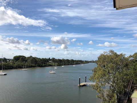 Burnett Riverside Hotel - Accommodation Newcastle 0