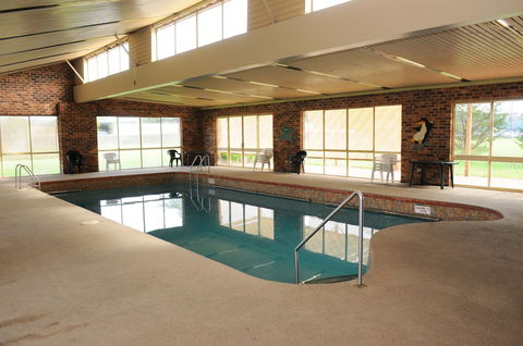 The Peninsula Motor Inn - Accommodation Newcastle 4