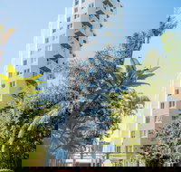 Emerald Surfers - Accommodation Newcastle