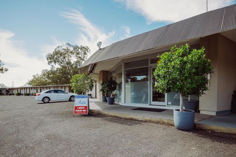Artesian Spa Motel - Accommodation Newcastle 0