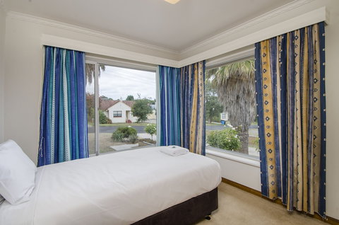 The Commodore - Accommodation Newcastle 5