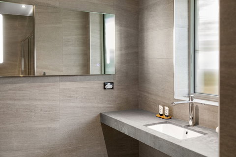 The Commodore - Accommodation Newcastle 3