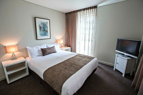 Adelaide DressCircle Apartments North Terrace - Accommodation Newcastle 4