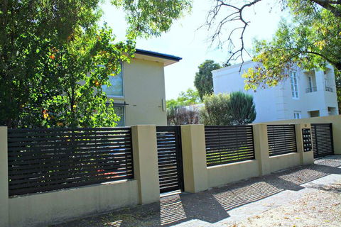 Adelaide DressCircle Apartments Childers Street - Accommodation Newcastle 5