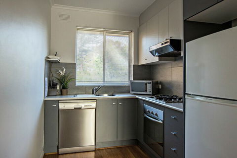 Adelaide DressCircle Apartments Childers Street - Accommodation Newcastle 7