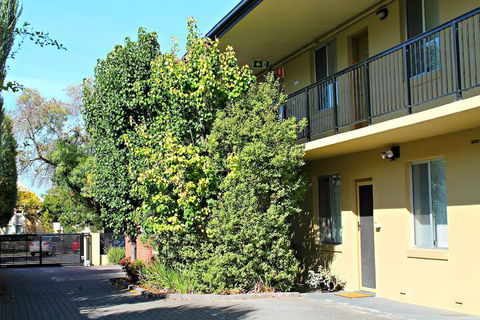 Adelaide DressCircle Apartments Childers Street - Accommodation Newcastle 4