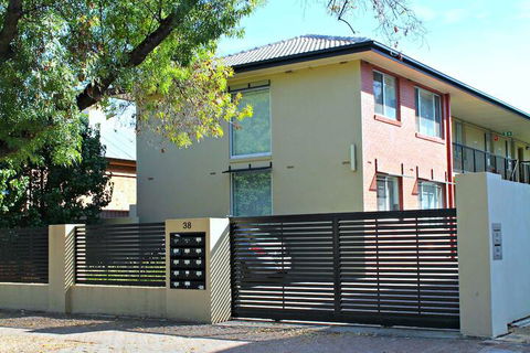 Adelaide DressCircle Apartments Childers Street - Accommodation Newcastle 1