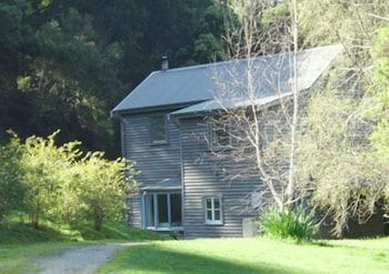 Allenvale - Accommodation Newcastle 1