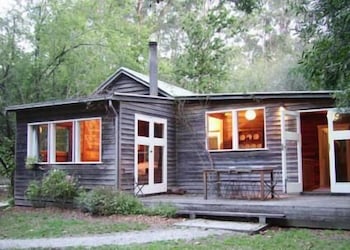 Allenvale - Accommodation Newcastle 0