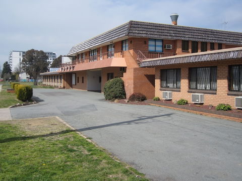 Canberra Lyneham Motor Inn - Accommodation Newcastle 2