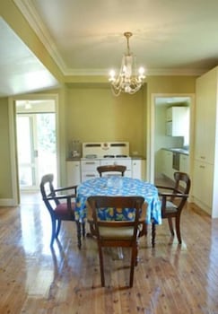 Leura Lady - Accommodation Newcastle 5