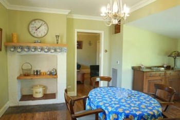 Leura Lady - Accommodation Newcastle 2