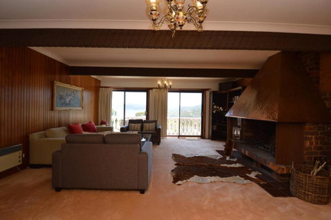 Top Deck - Accommodation Newcastle 5