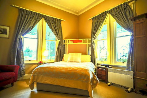 Cromwell House - Accommodation Newcastle 2