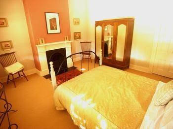 Cromwell House - Accommodation Newcastle 0