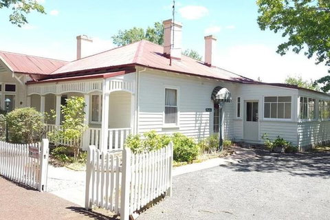 Ross B&B Accommodation - Accommodation Newcastle 1