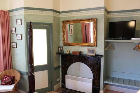 Ross B&B Accommodation - Accommodation Newcastle 7