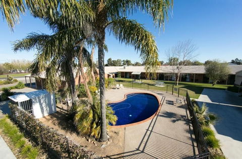 Ashleigh Court Motor Inn - Accommodation Newcastle 2