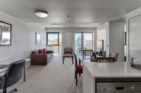 Flynn Brisbane - Accommodation Newcastle 2