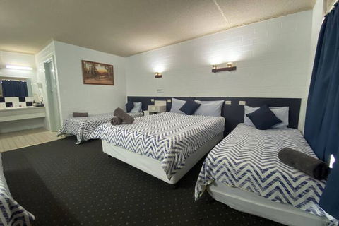 Capri Motel - Accommodation Newcastle 4
