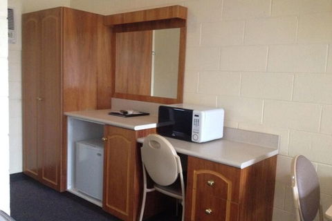 All Seasons Motor Lodge - Accommodation Newcastle 3