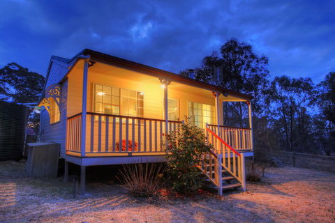 Accommodation Creek Cottages - Accommodation Newcastle 6