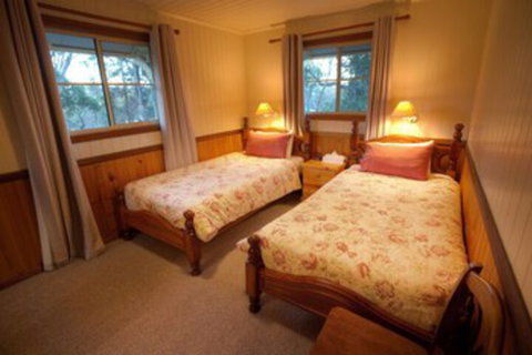 Accommodation Creek Cottages - Accommodation Newcastle 0