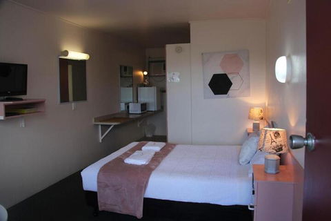 Caloundra Suncourt Motel - Accommodation Newcastle 2