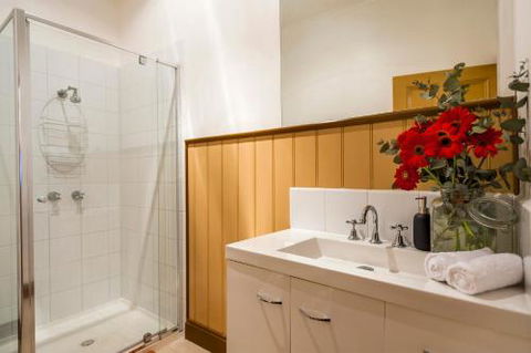 2 Dukes Daylesford - Accommodation Newcastle 1