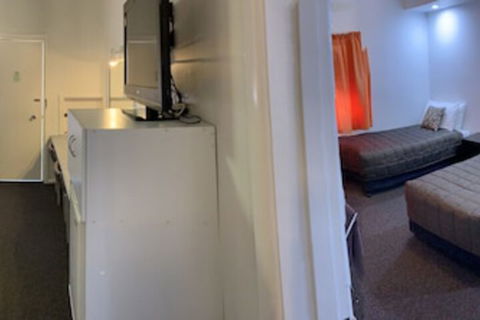 Orana Windmill Motel - Accommodation Newcastle 5