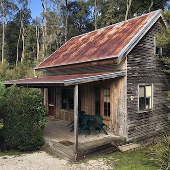 Corinna TAS Accommodation Newcastle
