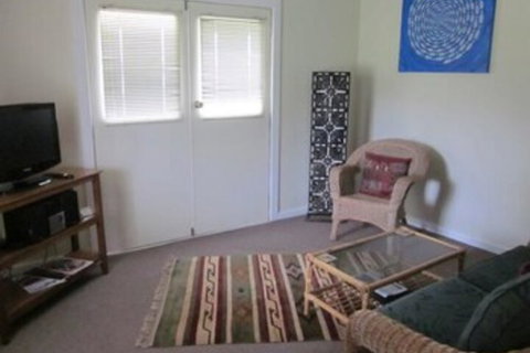 Lakes Waterfront Motel & Holiday Cottages - Accommodation Newcastle 7