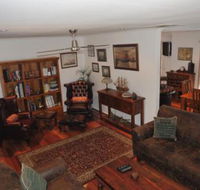 The Pommy Tree - Accommodation Newcastle