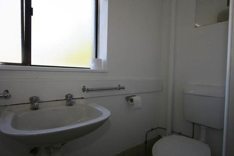 Alpha Centauri Townhouses - Accommodation Newcastle 6