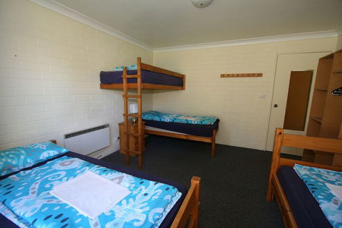 Alpha Centauri Townhouses - Accommodation Newcastle 5