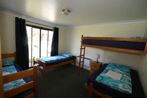 Alpha Centauri Townhouses - Accommodation Newcastle 4