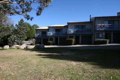 Alpha Centauri Townhouses - Accommodation Newcastle 0