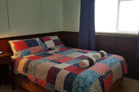 16 Gregson Silky Oaks - Accommodation Newcastle 2
