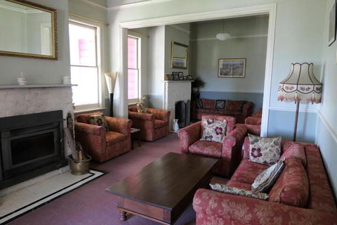 Norwood Mountain Lodge - Accommodation Newcastle 0