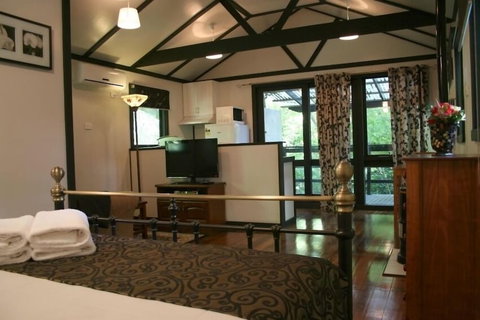 Tudor Cottages Mt Dandenong - Accommodation Newcastle 2