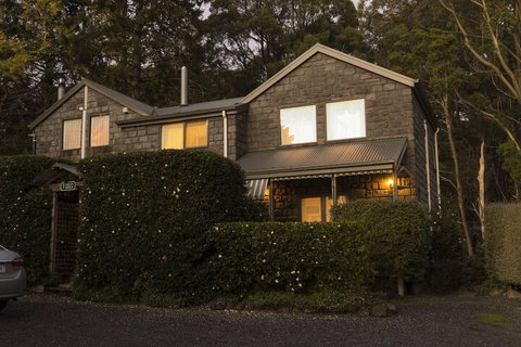 Observatory Cottages - Accommodation Newcastle 3