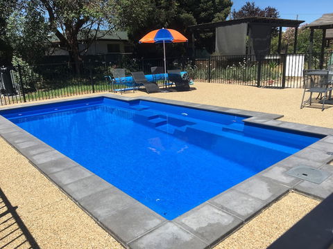 Castle Creek Motel - Accommodation Newcastle 2