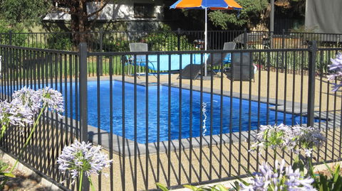 Castle Creek Motel - Accommodation Newcastle 3