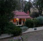 Sinnamons Cottage - Accommodation Newcastle
