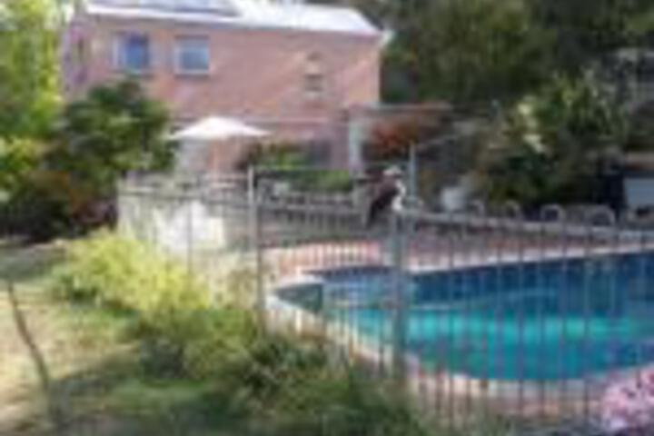 Knoxfield VIC Accommodation Newcastle