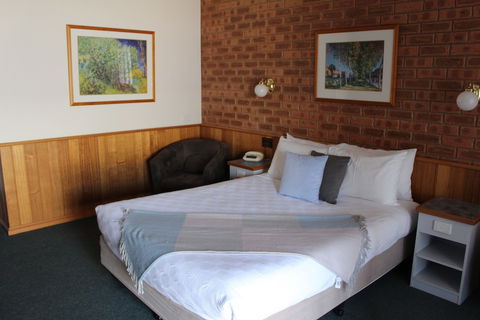 Golden River Motor Inn - Accommodation Newcastle 4