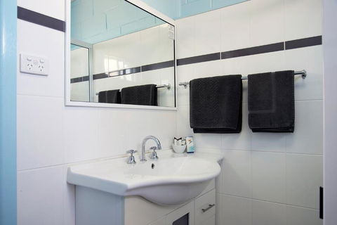 Artesian Motor Inn - Accommodation Newcastle 3