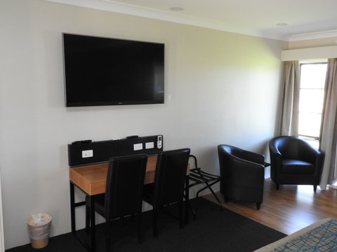 Australian Homestead - Accommodation Newcastle 5