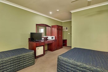 Australian Homestead - Accommodation Newcastle 3